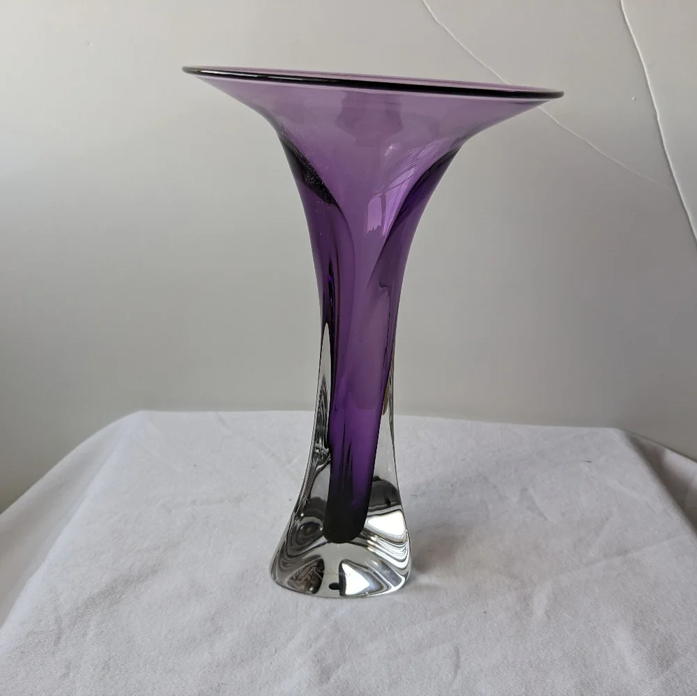 Jonathan Winfisky 1992 Signed Hand Blown Purple Art Glass Trumpet Vase Vintage